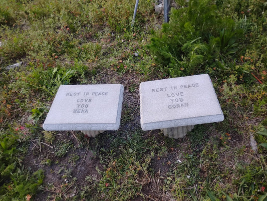 Pet plaques/tombstones